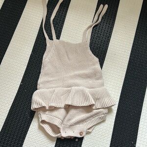 Quincy Mae knit bubble with tie sleeves